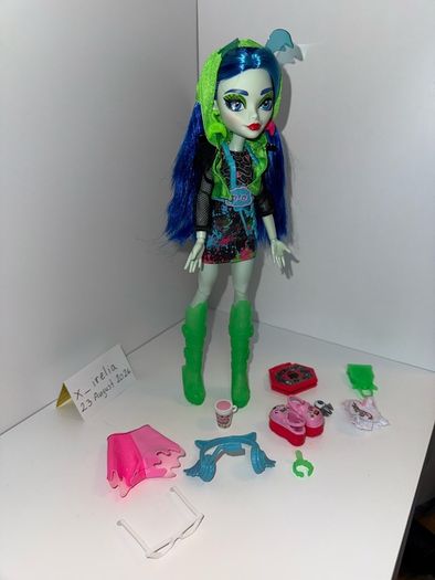 monster high ghoulia