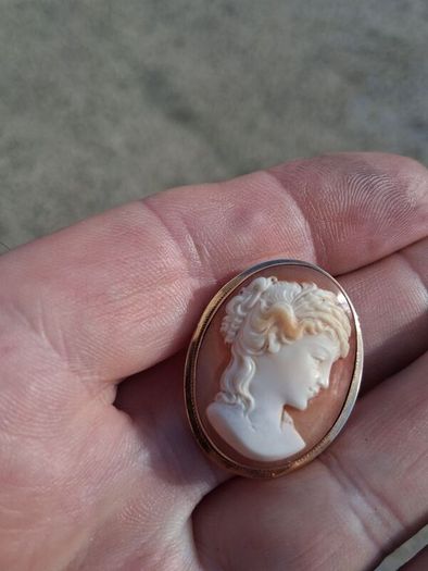 Vintage 14k Gold Cameo Brooch(5 grams)