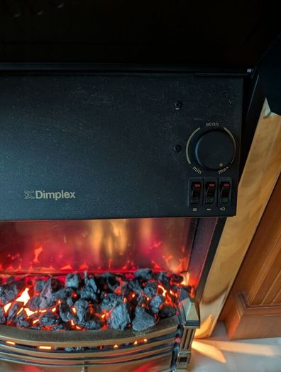 Dimplex Electric Fireplace - Flame effect + heat