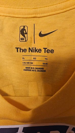 Lakers t-shirt