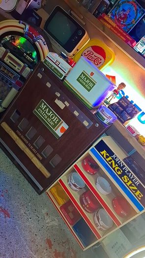 Vintage Wooden Major cigarette vending machine