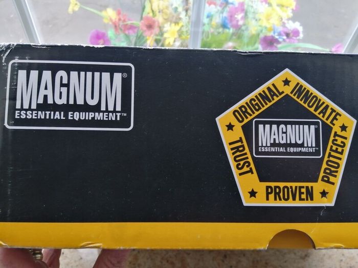 magnum boots