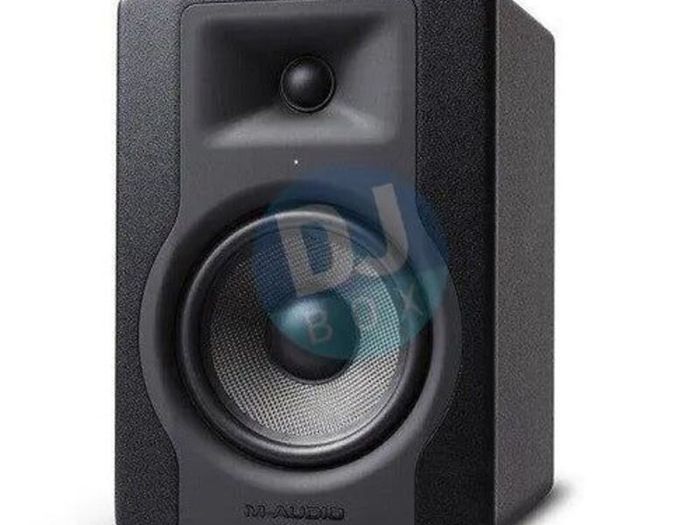 M-audio  Bx5  Studio Monitors (2)