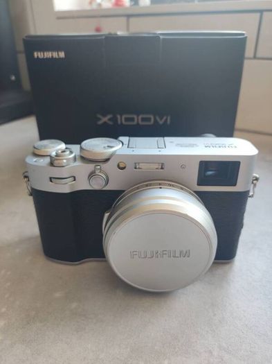 Fujifilm X100VI silver