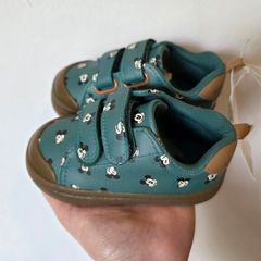 Boys shoes