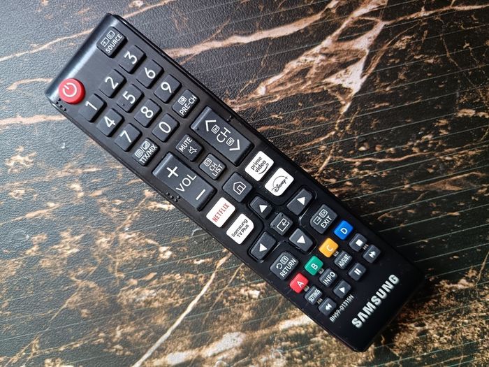 Samsung 50" BU8070 Crystal UHD 4K HDR Smart TV (2022)