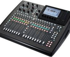 Behringer X32 Compact + flight case