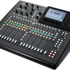 Behringer X32 Compact + flight case