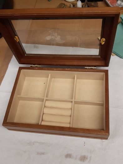 Vintage jewellery box