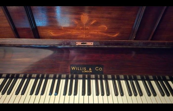 Willis & Co. Piano