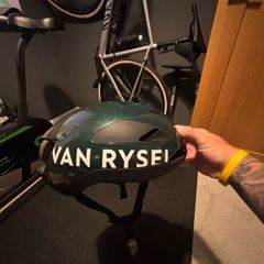 Sam Bennett RCR decathlon helmet aero helmet size large worn handful of times unbelievable helmet beautiful