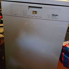 Miele G 4203 SC Dishwasher  For Parts or Repair  Powers On F51 Error
