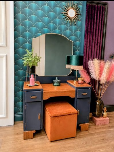 Dressing table
