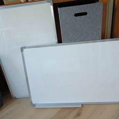 two whiteboards 58 X 90 cm