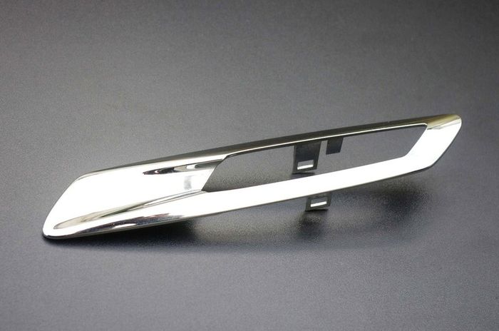 BMW series 5 decorative element