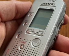 Sony IC Recorder ICD-B25 VOR Like New