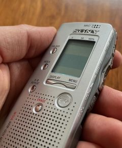 Sony IC Recorder ICD-B25 VOR Like New