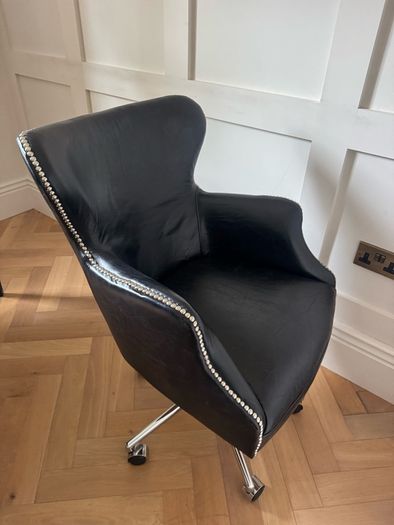 Beautiful Leather Office Swivel Chair