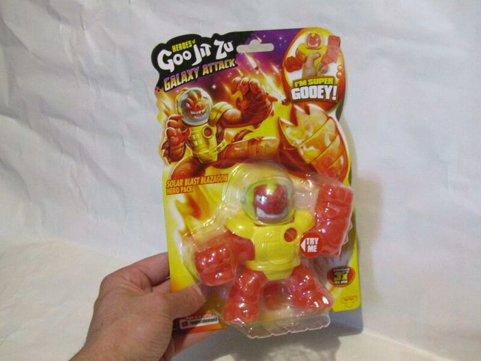 Heroes of Goo Jit Zu Galaxy Attack Solar Blast Blazagon Figure Brand New Sealed Rare Hard To Find