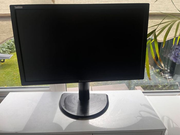 Lenovo Monitor 24"