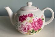 Nina Campbell by Roy Kirkham pink Roses tea pot