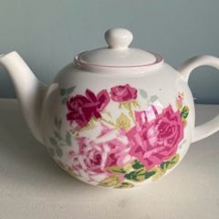 Nina Campbell by Roy Kirkham pink Roses tea pot