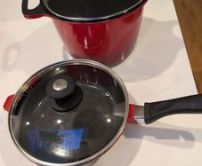 Linea pots with lids