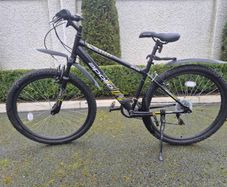 Apollo Phaze mountain bike + helmet