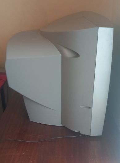 32" old / vintage / retro CRT TV