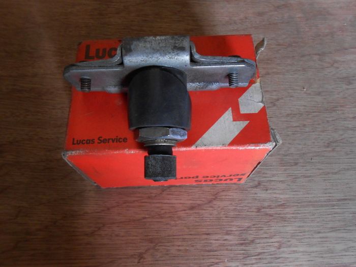 Lucas Wiper Base And Spinle.