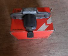 Lucas Wiper Base And Spinle.