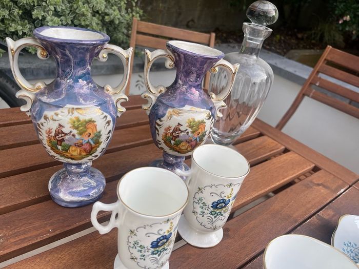 Pair of Vintage Royal Tara Fine Bone China Mugs "Tara Hall" Blue Floral (Made in Galway)