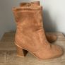 Size uk4 suede ankle boots Image 4