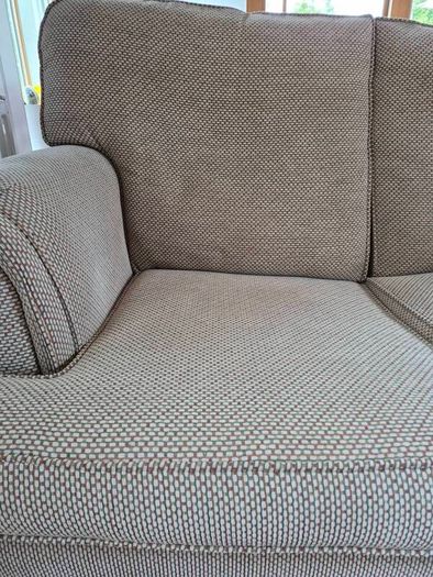 2 seater couch/sofa