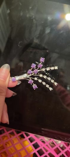 Newbridge Silverware VB800 Vintage Brooch in Purple and white Stones