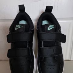 Girl's Nike shoes size UK 11