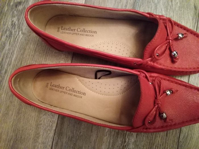 Woman's Flat Loafer Leather Shoes.