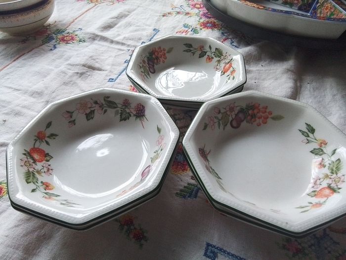 Six Small Fruit Bowls Johnson Bros