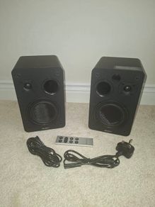 Majority desktop speakers