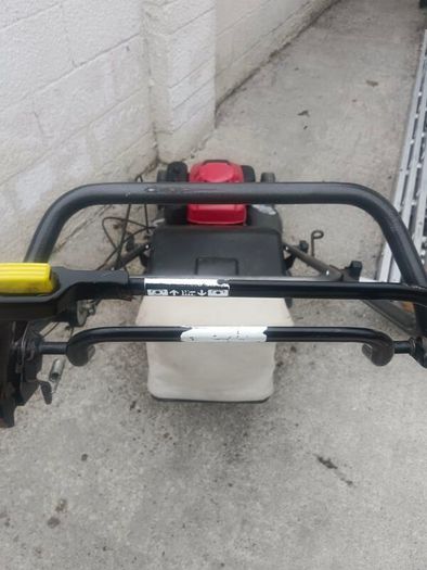 Honda HRD 536 Hydrostatic self drive roller lawnmower with 23 inch aluminium deck, in excellent working condition, which starts first pull.