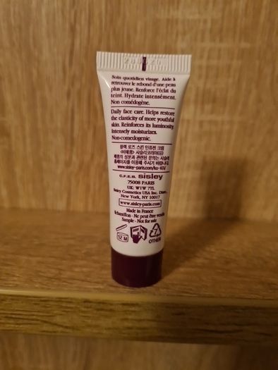Sisley Paris Black Rose Skin Infusion Cream 10ml 30ML = 140,00