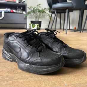 Nike Air Monarch IV Size 10.5