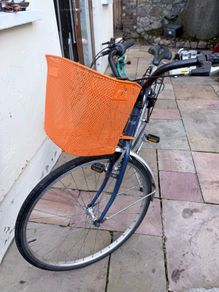 Lynx 700C City Commuter Bike 6 Speed. Basket, Carrier & Mudguards