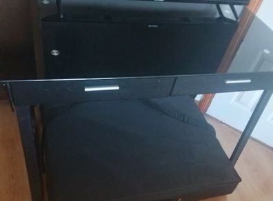 Black Desk