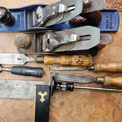 Lot of woodworking tools, incl. planes and chisels