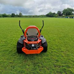 Ride on lawnmower