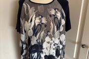 Habella size 16 navy grey top