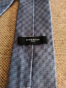 Givenchy designer silk tie made in Italy in very good condition with no issues FREE STANDARD POSTAGE INCLUDED