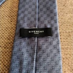 Givenchy designer silk tie made in Italy in very good condition with no issues FREE STANDARD POSTAGE INCLUDED