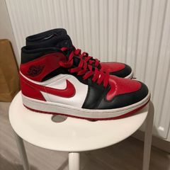 Nike Air Jordan 1 Mid Alternate Bred Toe